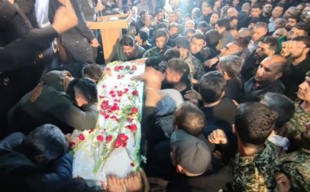 آیین وداع با ۲ شهید حملات آمریکایی صهیونیستی در دزفول برگزار شد