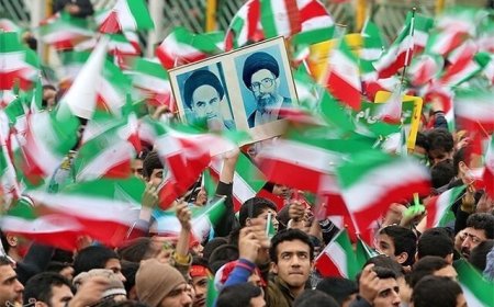 تمام دست و پا زدن‌های امپراتوری رو به زوال آمریکا برای حفظ موقعیت خود است