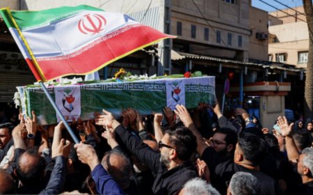 آغاز مراسم تشییع شهدای مدافع اقتدار وطن در شیراز