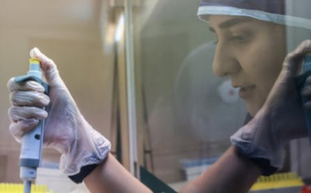 خدمات در ۸ مرکز سلامت جاسک بدون هیچ مشکلی در حال انجام است