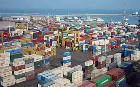 نظارت ویژه پلیس خوزستان بر ترخیص کالا از بنادر در ایام جنگ رمضان