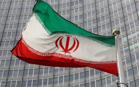 ایران: تنگه هرمز به روی کشتی‌ های غیرمتخاصم باز است
