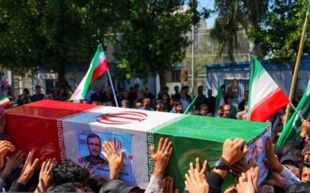 تشییع باشکوه پیکر دریابان شهید تنگسیری و ۲ شهید پاسدار در بوشهر