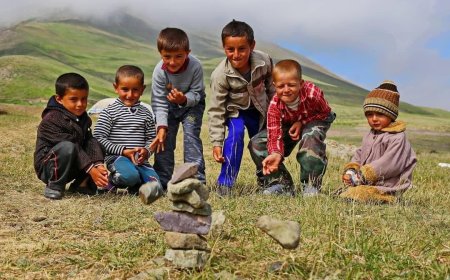 میراثی از بازی‌های بومی؛ آشنایی با «هفت‌سنگ بالا» در هرمزگان