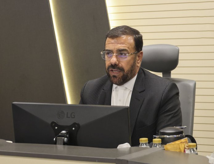 تکذیب تغییر استاندار فارس؛ امیری همچنان در استان حضور دارد
