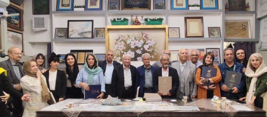 رونمایی از مجلد سوم نگاه پنج‌شنبه و جشن شکوفایی سبزدلان در میعادگاه ادب شیراز