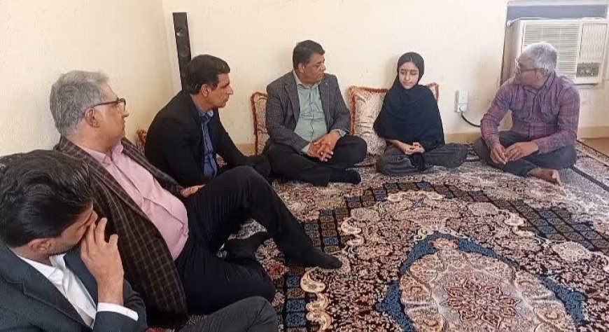 پیگیری روند درمان دانش‌آموز مدرسه میناب توسط فرماندار