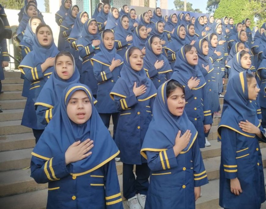 آیین تقدیر از معلمان نمونه کشوری و استانی در فارس برگزار شد