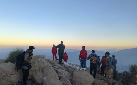 آتش‌سوزی جنگل‌های گناوه‌لری گچساران پس از ۱۵ ساعت مهار شد