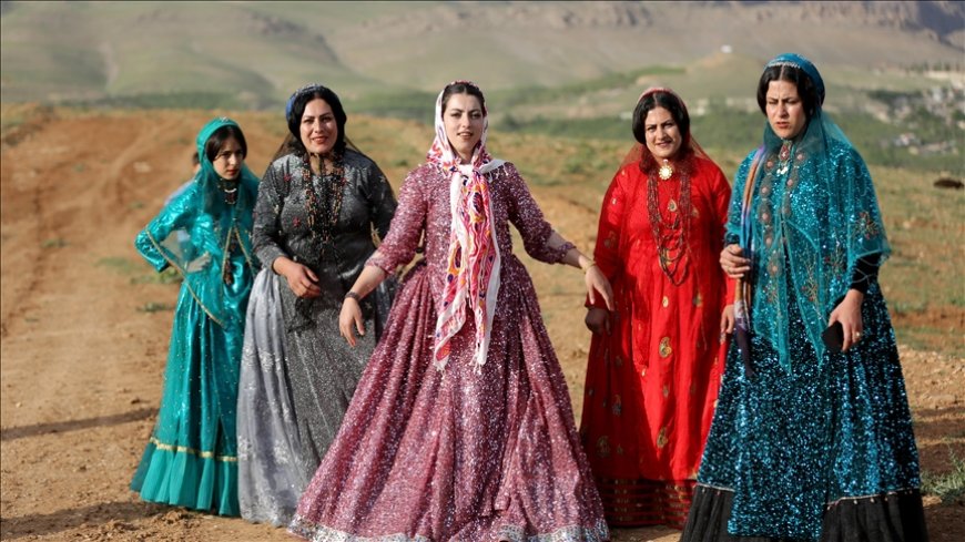 تنبان قشقایی؛ نماد رنگارنگ لباس زنان ایل قشقایی