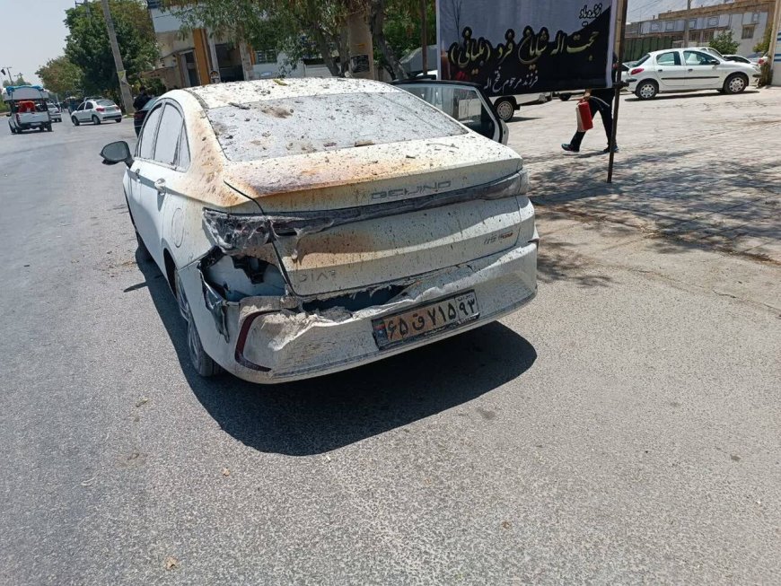 انفجار اسپری در گرمای سوزان، ۲ خودرو را در کازرون طعمه حریق کرد