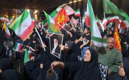 وداع دلدادگان شیرازی با رهبر شهید؛ میدانی که از عشق لبریز شد
