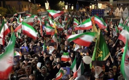 برگزاری مراسم سوگواری و پیاده‌روی مردمی در شیراز در سوگ رهبر شهید انقلاب