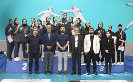 سورنا فارس بر سکوی سوم لیگ برتر شمشیربازی قرار گرفت