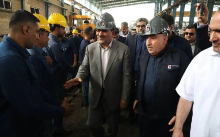 وزیر صمت خسارت جنگ به صنایع فولادی اهواز را بررسی کرد