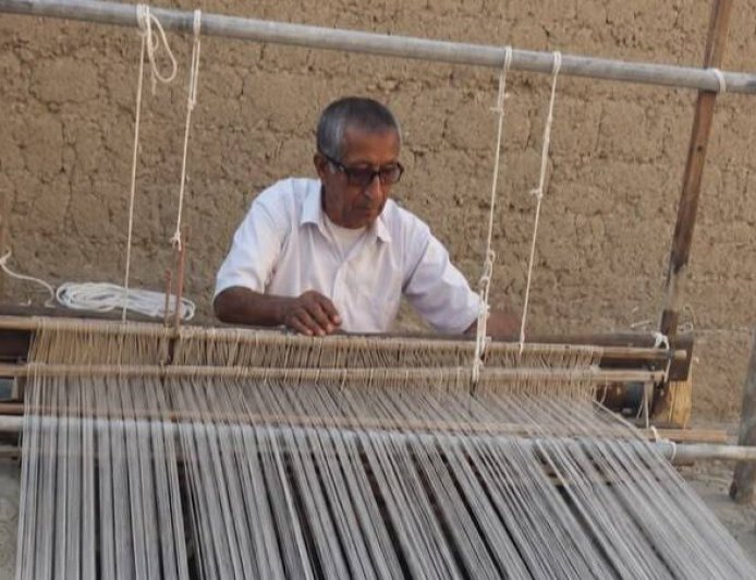 پارچه‌بافی سنتی گروگ؛ میراثی که در تار و پود فراموشی گرفتار شده است