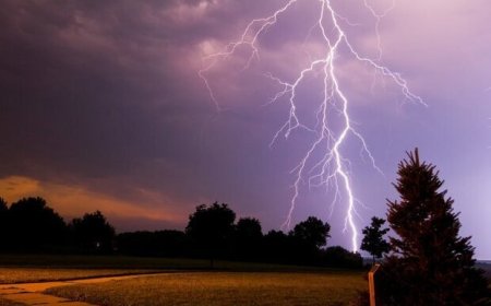صاعقه در داراب یک نفر را به کام مرگ برد و یک نفر را مصدوم کرد