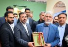 «سرو شیراز» به وزیر فرهنگ اهدا شد