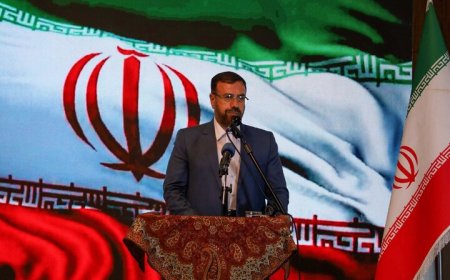 استاندار فارس: جامعه به نشاط و آرامش روانی نیاز دارد