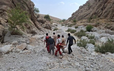 نجات نوجوان ۱۲ ساله از دره رغز داراب پس از سه ساعت عملیات