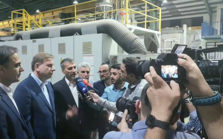 منطقه آزاد بوشهر باید به قطب تولید و گردشگری کشور تبدیل شود