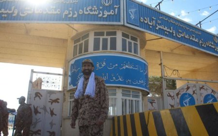 بیرانوند خدمت سربازی را در آباده آغاز کرد