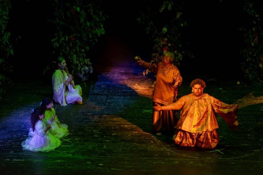 نمایش «بهشتیان» با الهام از کمدی الهی دانته در تالار حافظ شیراز